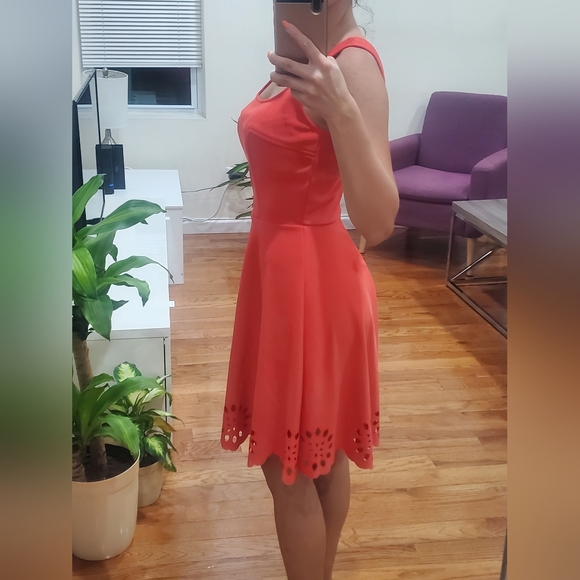 Coral dress - Picture 3 of 3
